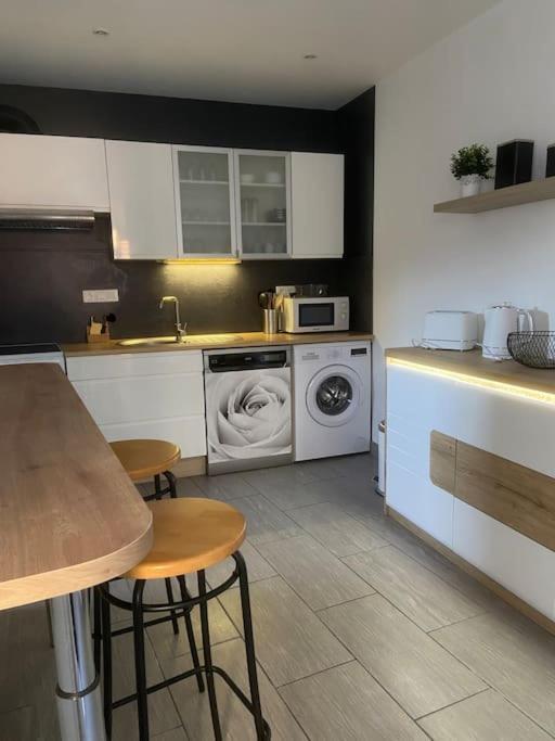 Gite Comme Chez Soi Ducey Les Cheris Exterior foto